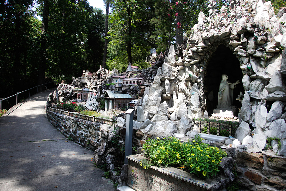 ave-maria-grotto-11