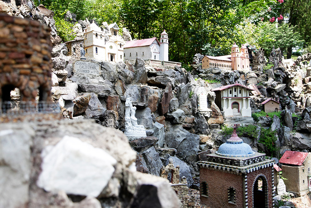 ave-maria-grotto-9